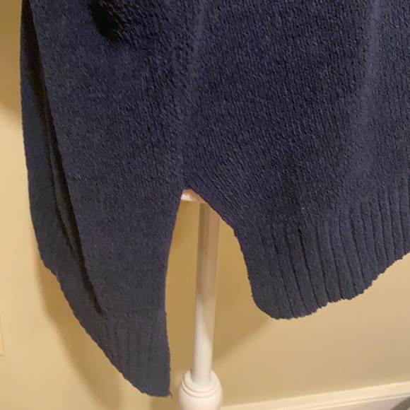 American Eagle Oversized Navy and White Striped Sweater - Picture 3 of 6